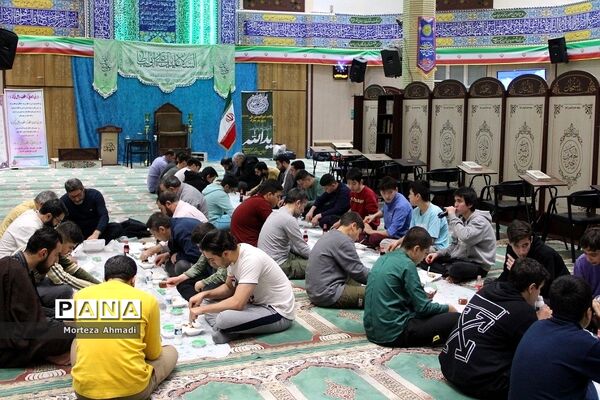 برگزاری مراسم اعتکاف دانش‌آموزان پسر مدارس شهرری