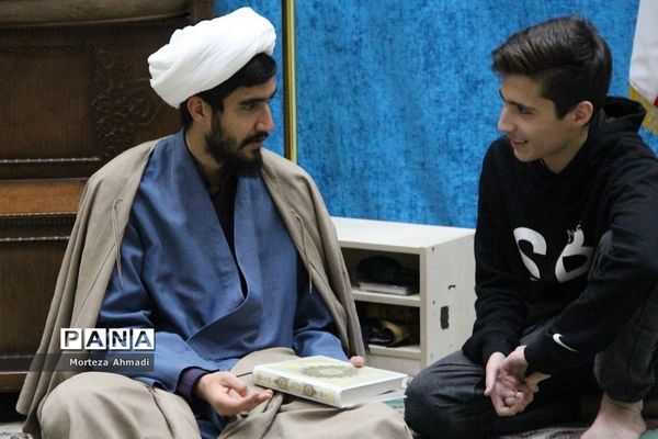 برگزاری مراسم اعتکاف دانش‌آموزان پسر مدارس شهرری