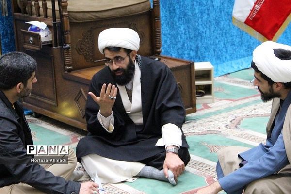 برگزاری مراسم اعتکاف دانش‌آموزان پسر مدارس شهرری