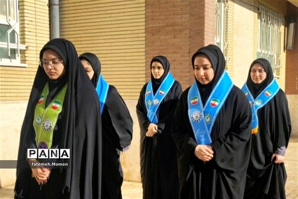 آیین جشن سالگرد پیروزی انقلاب اسلامی در دبیرستان حضرت خدیجه(س) جعفرآباد