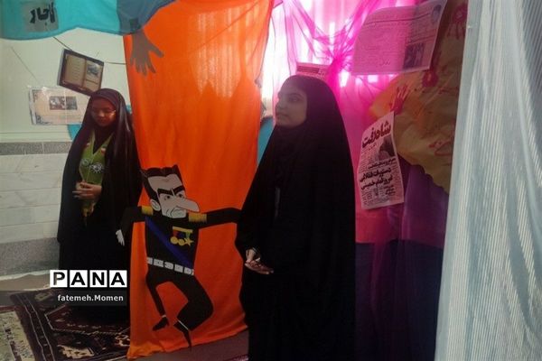 آیین جشن سالگرد پیروزی انقلاب اسلامی در دبیرستان حضرت خدیجه(س) جعفرآباد