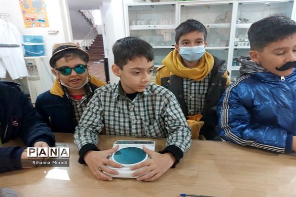 بازدید دانش‌آموزان ابتدایی دبستان سعدی یک از پژوهش‌سرای دانش‌آموزی