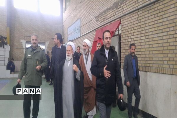 برگزاری جشن انقلاب دانش‌آموزان آموزشگاه رئیس‌زاده