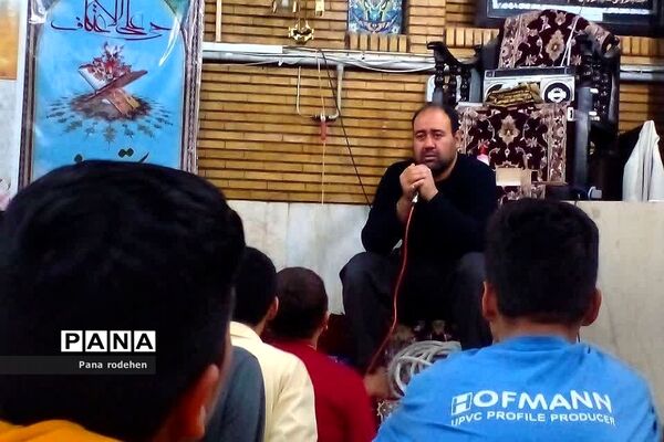 شور و نشاط معنوی در مراسم‌اعتکاف دانش‌آموز پسر رودهن