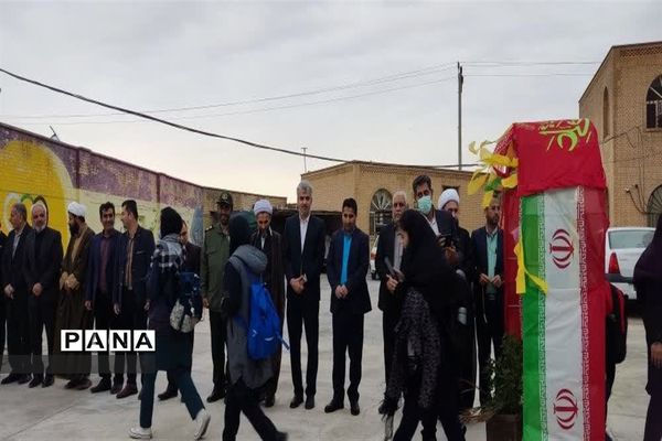 بدرقه دانش‌آموزان دختر شهرستان امیدیه به اردوی راهیان نور