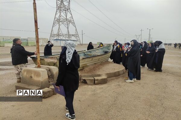 بدرقه دانش‌آموزان دختر شهرستان امیدیه به اردوی راهیان نور