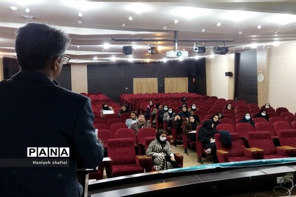 کارگاه آموزشی رابطین پژوهشی گیاهان دارویی و طب ایرانی در استان فارس