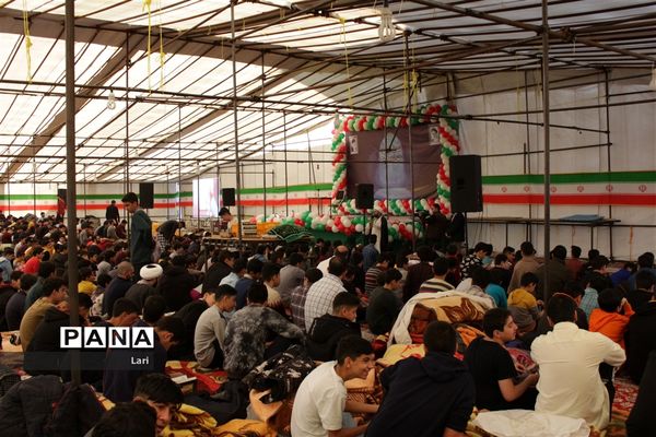 اعتکاف بزرگ دانش‌آموزی در مسجد سید اصفهان 3