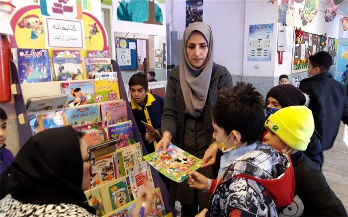 تجهیز و راه‌اندازی کتابخانه دبستان ارشاد رودهن با ۲۰۰ کتاب متنوع  و متناسب برای دانش‌آموزان