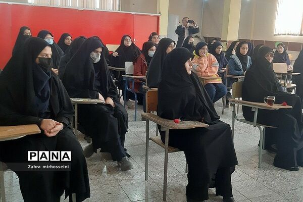 مراسم بدرقه اردوی راهیان نور در قیامدشت