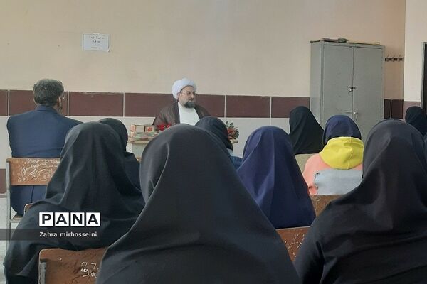مراسم بدرقه اردوی راهیان نور در قیامدشت