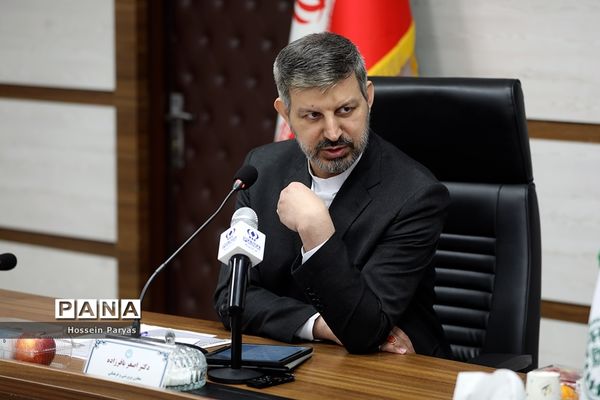 نشست خبری معاون پرورشی و فرهنگی وزیر آموزش و پرورش و رئیس سازمان دانش‌آموزی با اصحاب رسانه