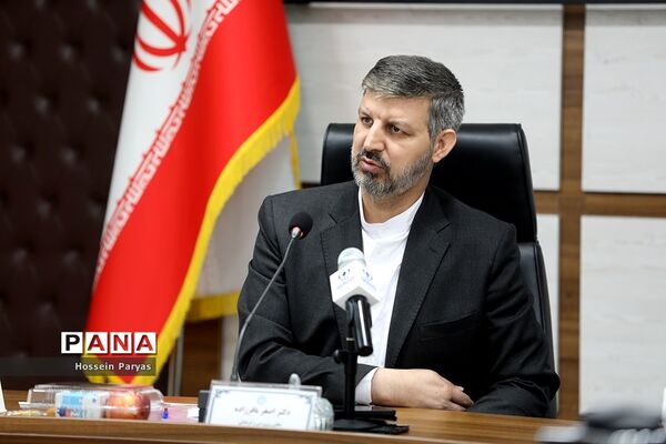 نشست خبری معاون پرورشی و فرهنگی وزیر آموزش و پرورش و رئیس سازمان دانش‌آموزی با اصحاب رسانه