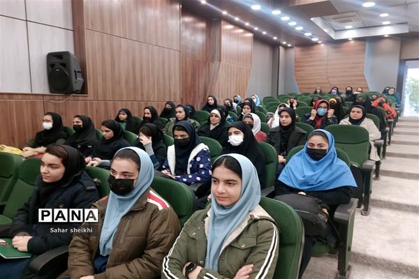 برگزاری نشست پرسش و پاسخ شورای دانش‌آموزی ملارد با مسئولان شهری