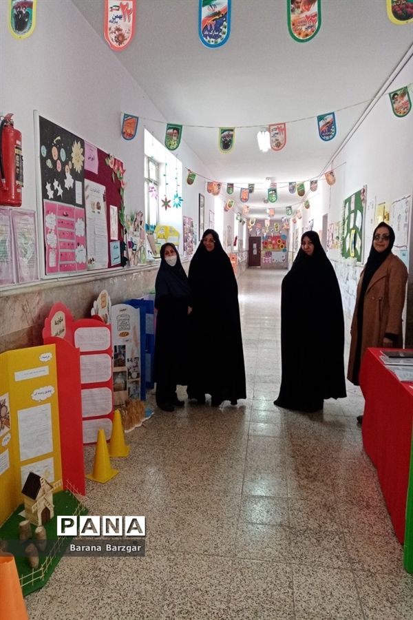 بازدید مسئولان آموزش و پرورش مشهد از توانمندی‌های دانش‌آموزان دبستان رضوی