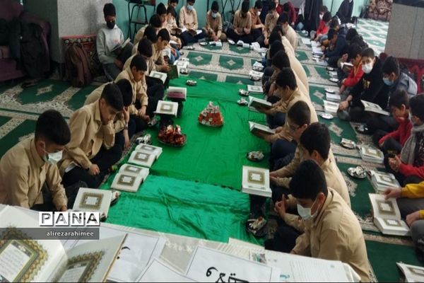 برگزاری ویژه‌برنامه‌ پیش اجلاسیه نماز و محفل انس با قرآن در فیروزکوه