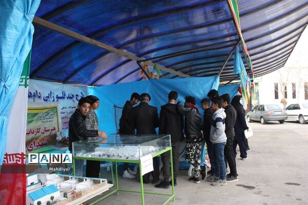نمایشگاه دست‌سازه‌های دانش‌آموزی مدارس بخش جوادآباد