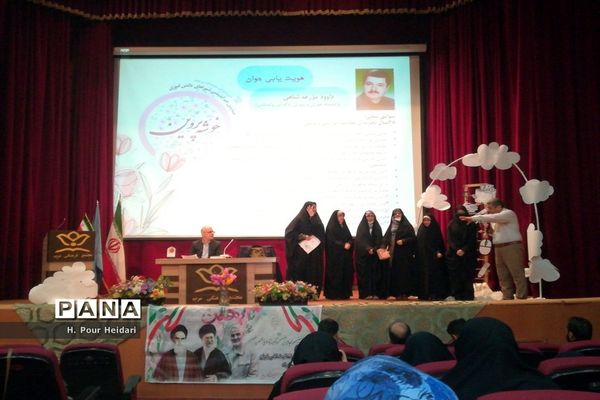 نشست دانش‌آموزی «خوشه پروین» درقم