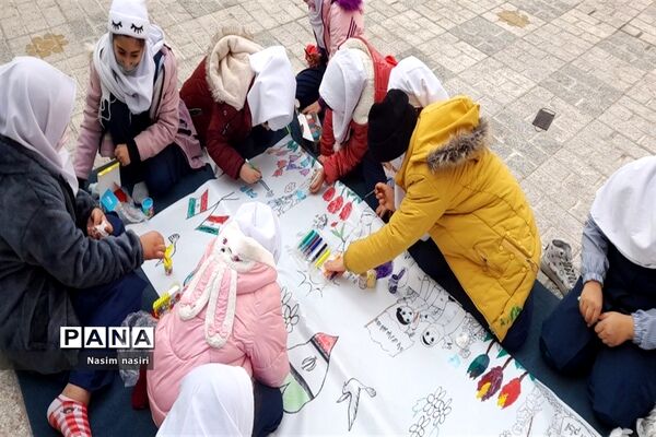 نقاشی همگانی با موضوع دهه فجر در مدرسه سارا ملارد