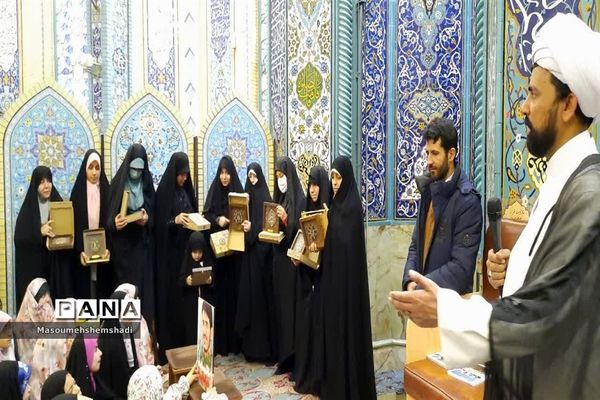 اعتکاف دانش‌آموزان منطقه ۱۲ در مسجد فومنی