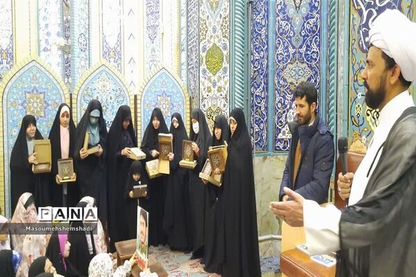 اعتکاف دانش‌آموزان منطقه ۱۲ در مسجد فومنی