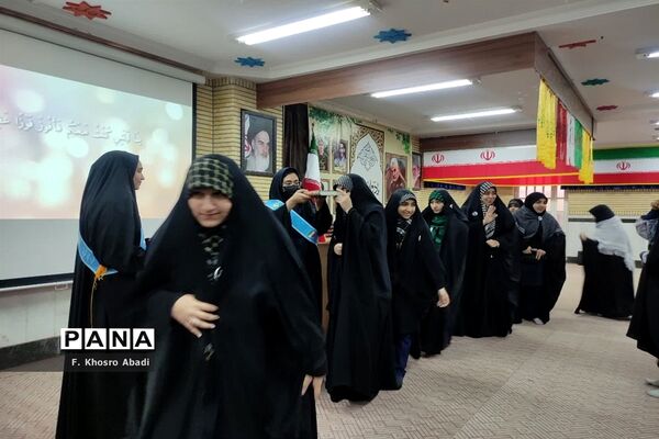 آیین بدرقه دانش‌آموزان هنرستان صباری قم به اردوی راهیان نور