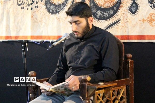 اعتکاف دانش‌آموزان پسر در بهارستان دو