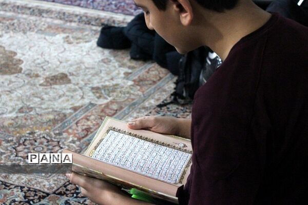 اعتکاف دانش‌آموزان پسر در بهارستان دو