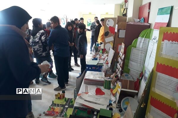 نمایشگاه دست‌سازه‌ها و جابربن‌حیان در مدارس رودهن