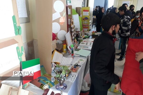 نمایشگاه دست‌سازه‌ها و جابربن‌حیان در مدارس رودهن