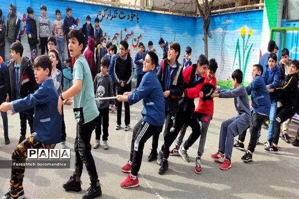 اجرای برنامه‌های مفرح ورزشی و هنری در دبستان نیکان ملارد