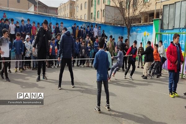 اجرای برنامه‌های مفرح ورزشی و هنری در دبستان نیکان ملارد