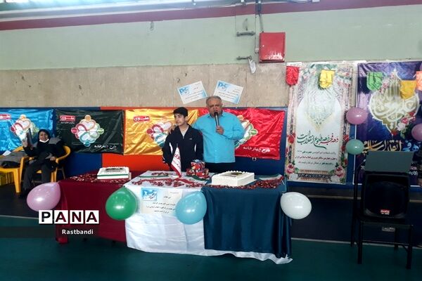 برگزاری جشن دهه فجر دبستان علوی منطقه ۱۳