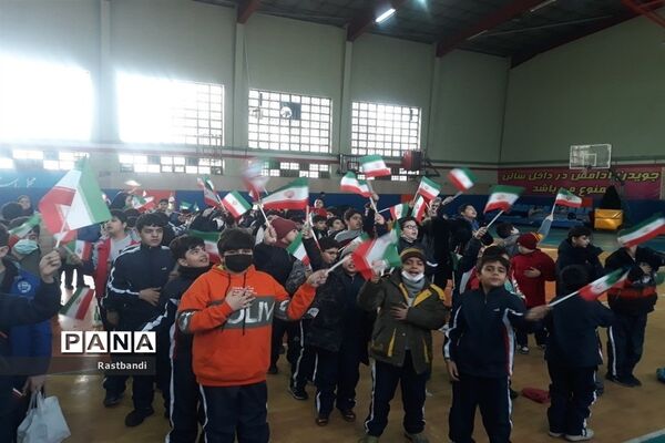 برگزاری جشن دهه فجر دبستان علوی منطقه ۱۳