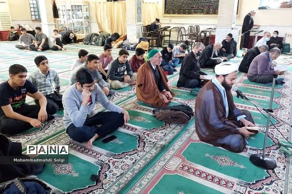 برگزاری مراسم باشکوه اعتکاف دانش‌آموزی با حضور پرشور سواد‌آموزان در مسجد ۱۴ معصوم