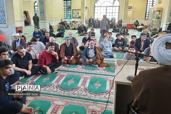 برگزاری مراسم باشکوه اعتکاف دانش‌آموزی با حضور پرشور سواد‌آموزان در مسجد ۱۴ معصوم