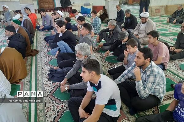 برگزاری مراسم باشکوه اعتکاف دانش‌آموزی با حضور پرشور سواد‌آموزان در مسجد ۱۴ معصوم