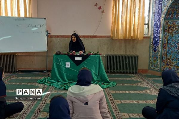 برگزاری مراسم وفات حضرت زینب(س)در دبیرستان اندیشه بهارستان دو