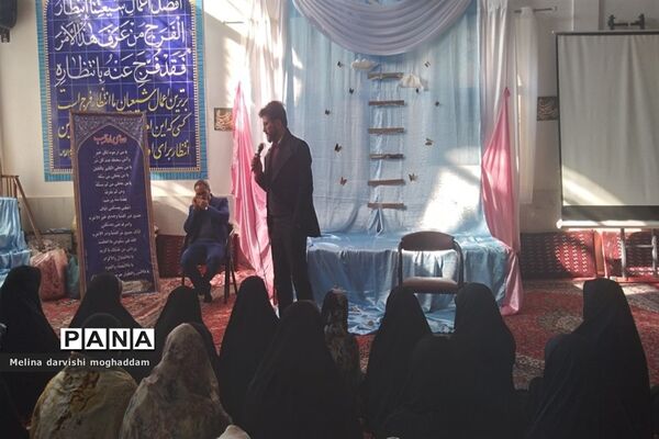 نشست بصیرتی جهاد تبیین در اعتکاف دانش‌آموزی تربت جام
