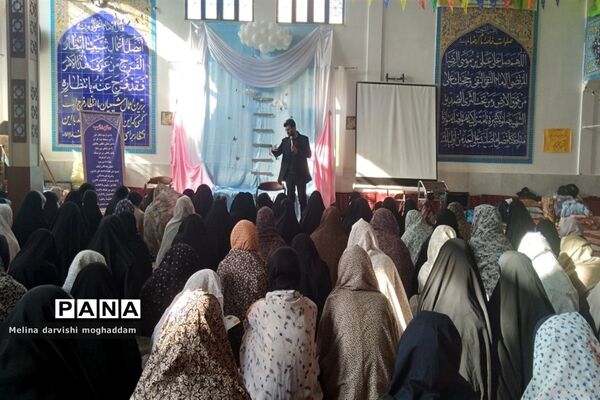 نشست بصیرتی جهاد تبیین در اعتکاف دانش‌آموزی تربت جام