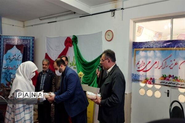 حضور خادم یاران رضوی و پرچم مطهر حرم رضا (ع) در دبیرستان علامه عبدالعلی بیرجند