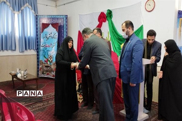 حضور خادم یاران رضوی و پرچم مطهر حرم رضا (ع) در دبیرستان علامه عبدالعلی بیرجند