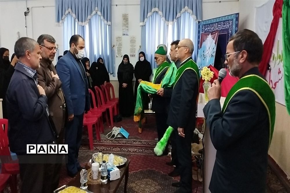 حضور خادم یاران رضوی و پرچم مطهر حرم رضا (ع) در دبیرستان علامه عبدالعلی بیرجند