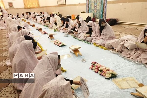 اعتکافی متفاوت در مدرسه شاهد مسفروش کاشان