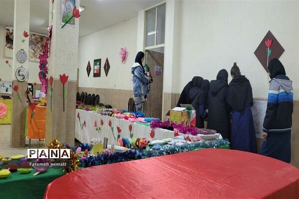 برپایی نمایشگاه و بازارچه مدرسه شایستگان ملارد