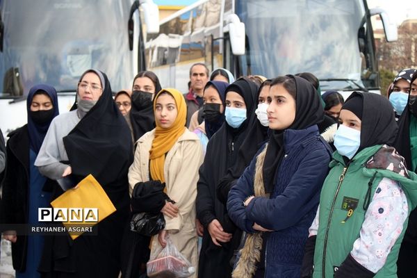 بدرقه دانش‌‌آموزان دختر زیارت‌ اولی شهرستان‌های تهران به سفر مشهد مقدس