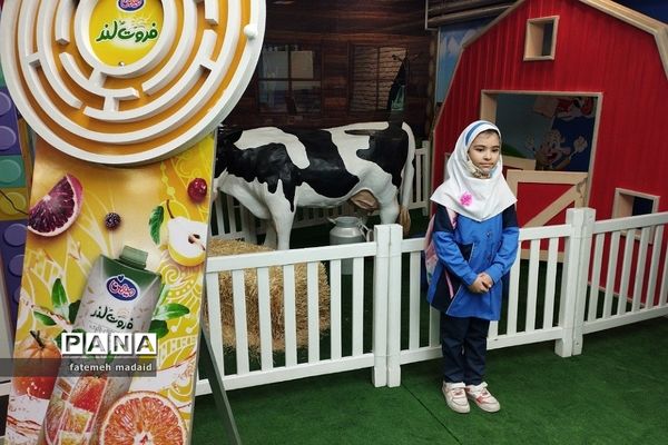 بازدید دانش‌آموزان دبستان مهرآیین بهارستان دو از کارخانه میهن