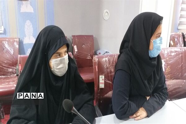 جلسه هم‌اندیشی روسای شورای دانش‌آموزی مدارس متوسطه دوره اول و دوم مدارس دخترانه  منطقه 4