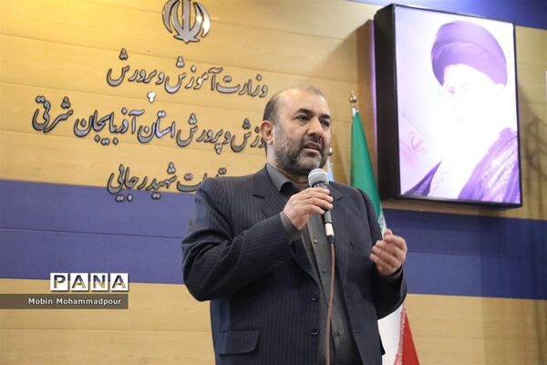 جشن انقلاب کارکنان ستادی اداره‌کل آموزش و پرورش آذربایجان شرقی