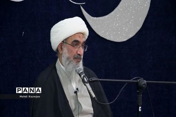 اعتکاف دانش‌آموزی در بوشهر